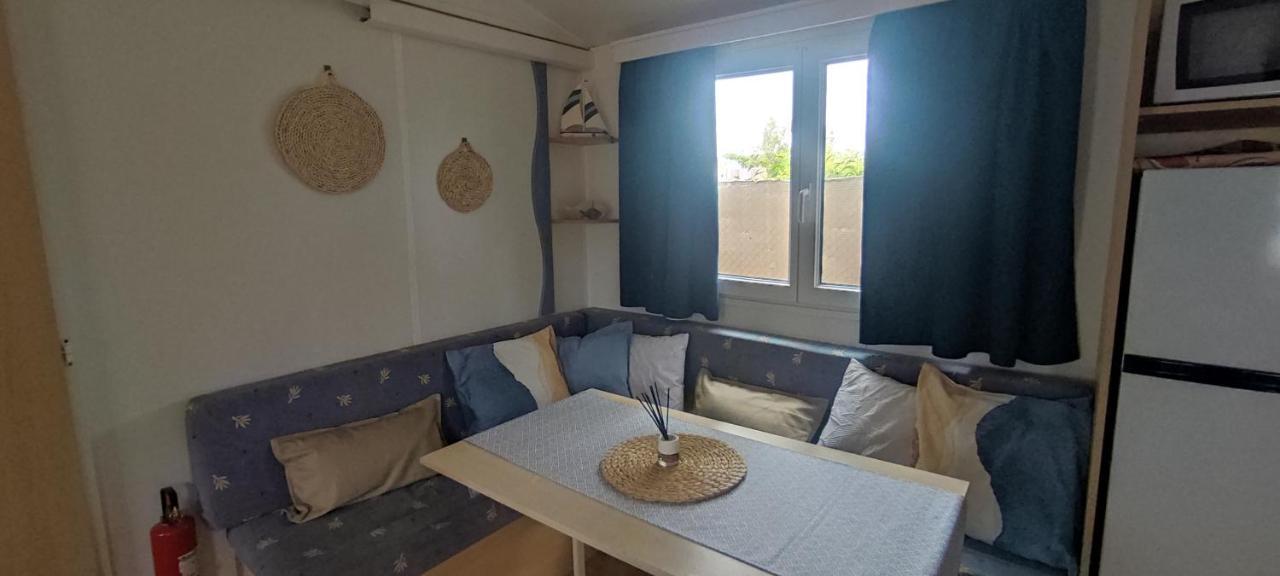 צ'יקלנה דה לה פרונטרה Casas Mobil Home Sancti Petri מראה חיצוני תמונה