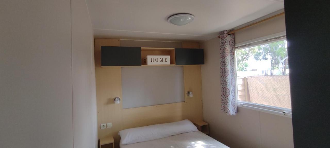 צ'יקלנה דה לה פרונטרה Casas Mobil Home Sancti Petri מראה חיצוני תמונה